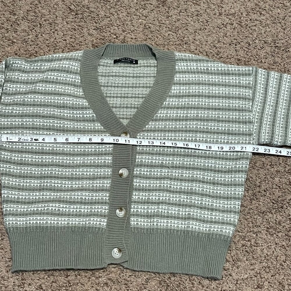 Final Touch Green Striped Knit Cardigan Sweater Size M Like New - Picture 8 of 10